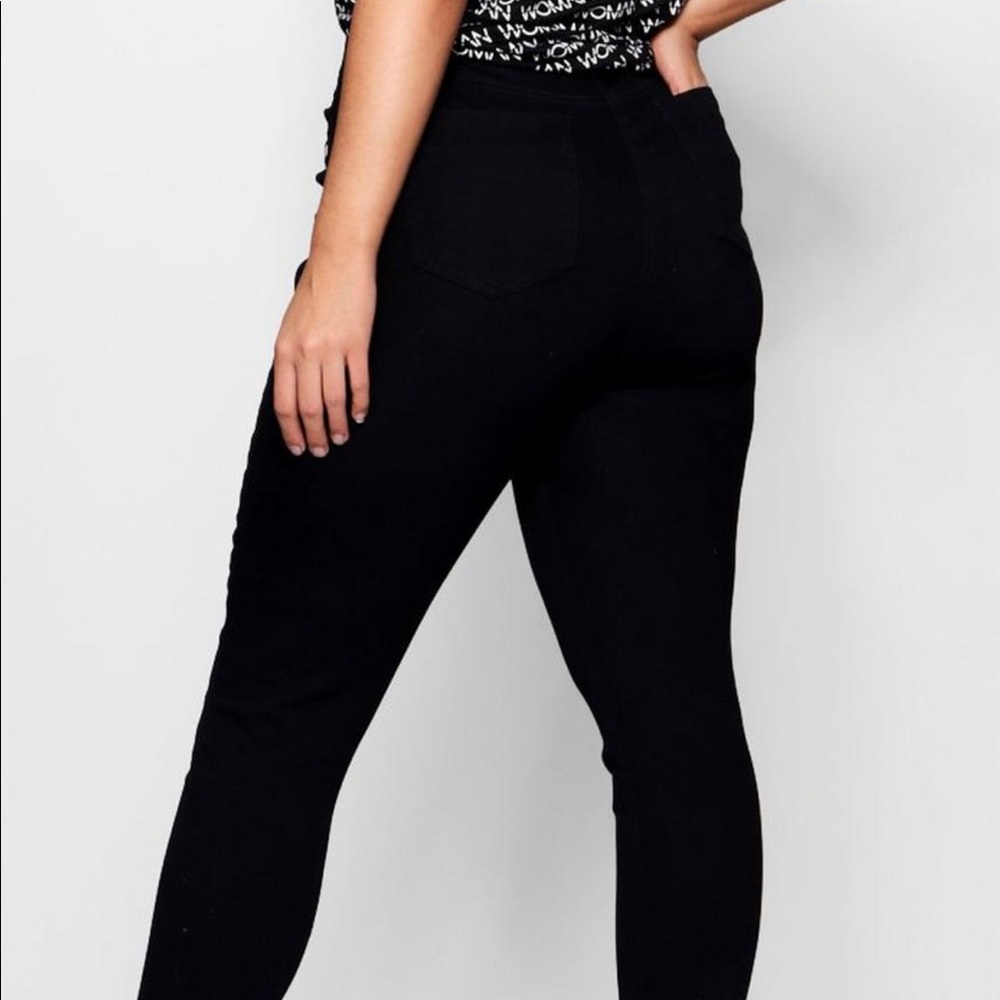 NEVER USED BooHoo Basic Jeggings